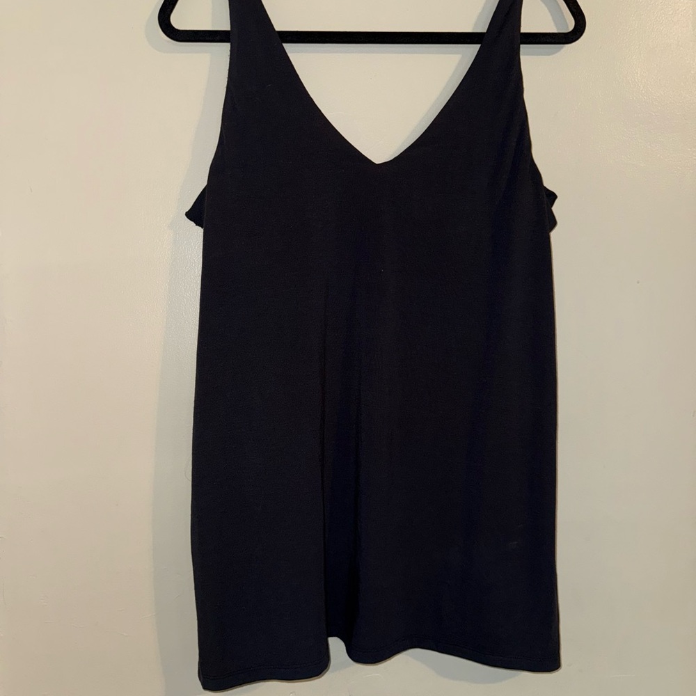Athleta Black Sleeveless V-Neck Top built in bra Size Xl